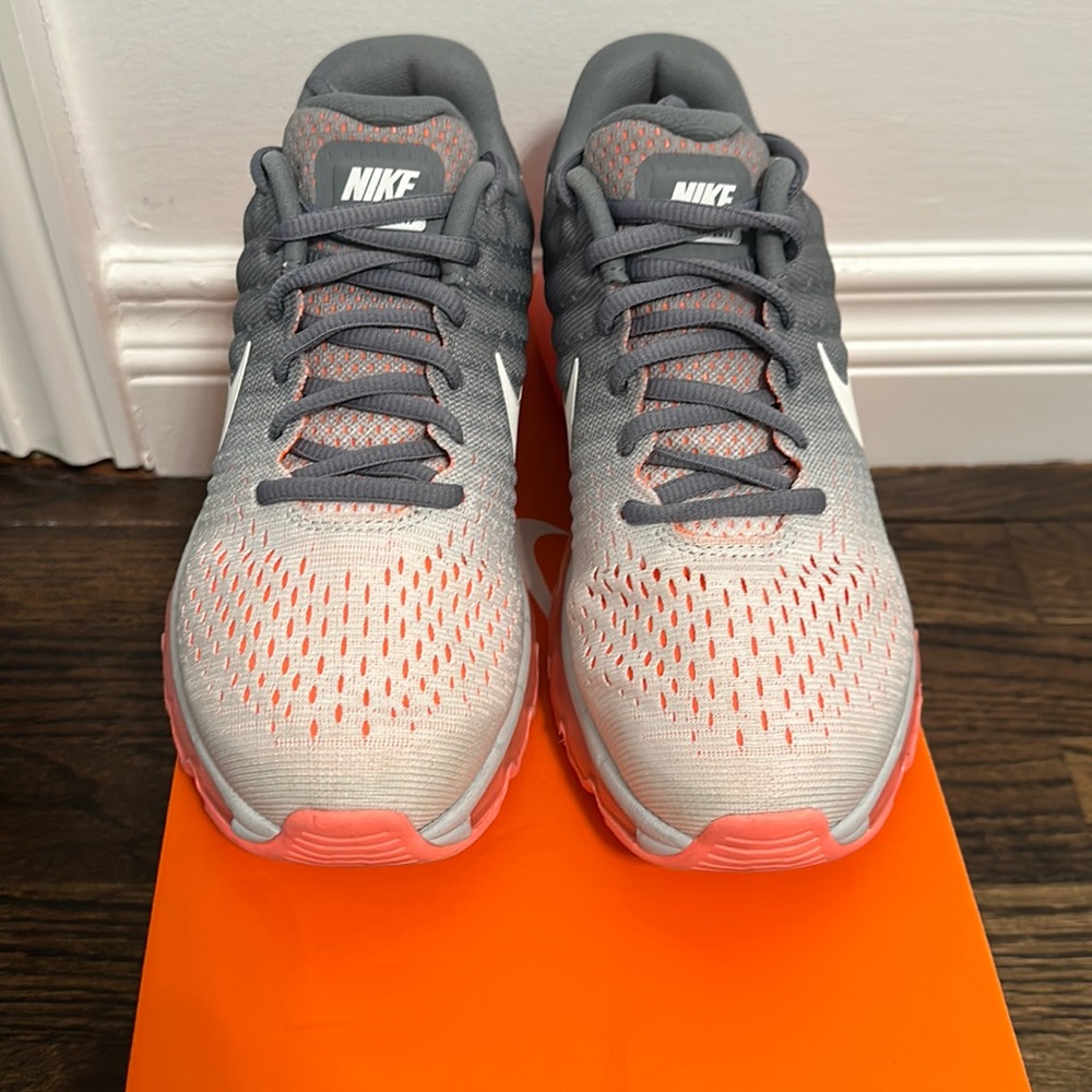 Nike women’s Air Max 2017 peach and gray coloring size 8